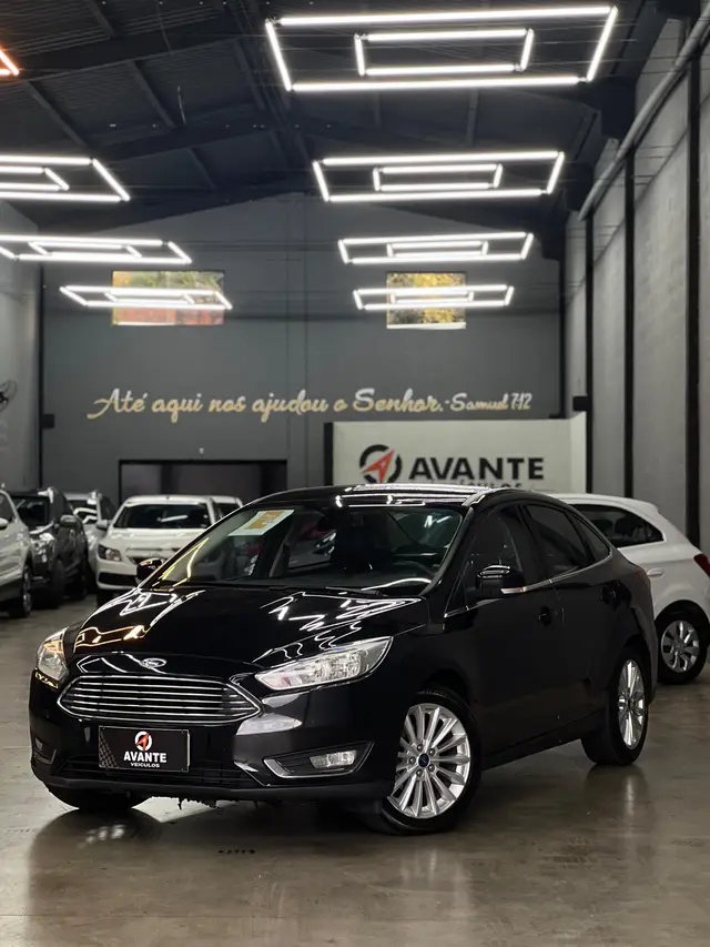 Carro Ford Focus Sedan 2016 Titanium Plus 2.0 PowerShift (Aut)