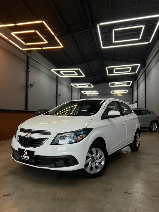 Carro Chevrolet Onix 2015 1.4 LT SPE/4
