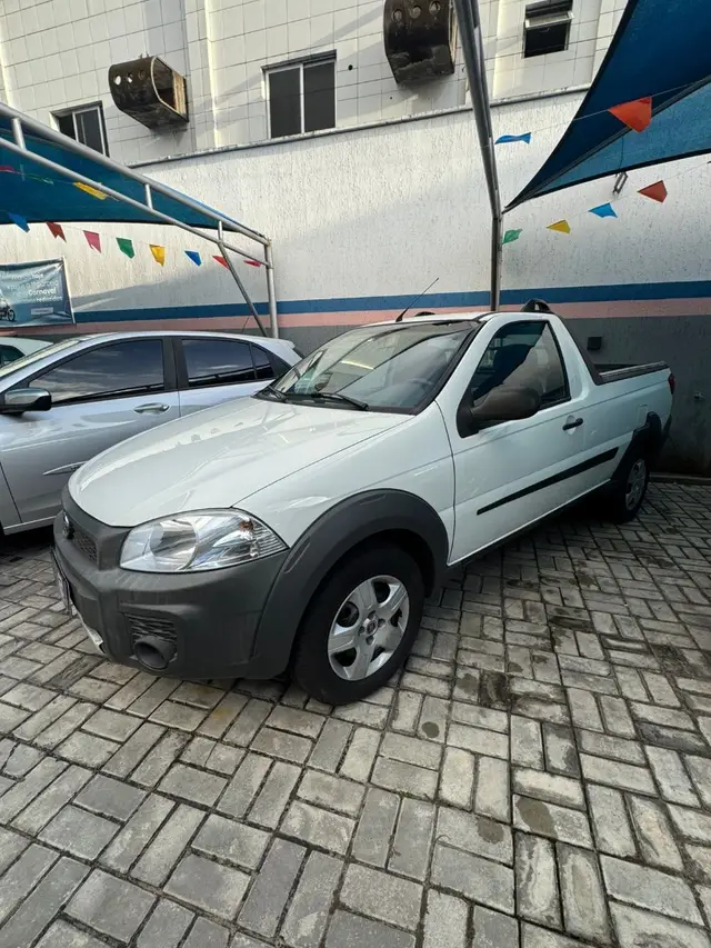 Carro Fiat Strada 2015 Working 1.4 (Flex)