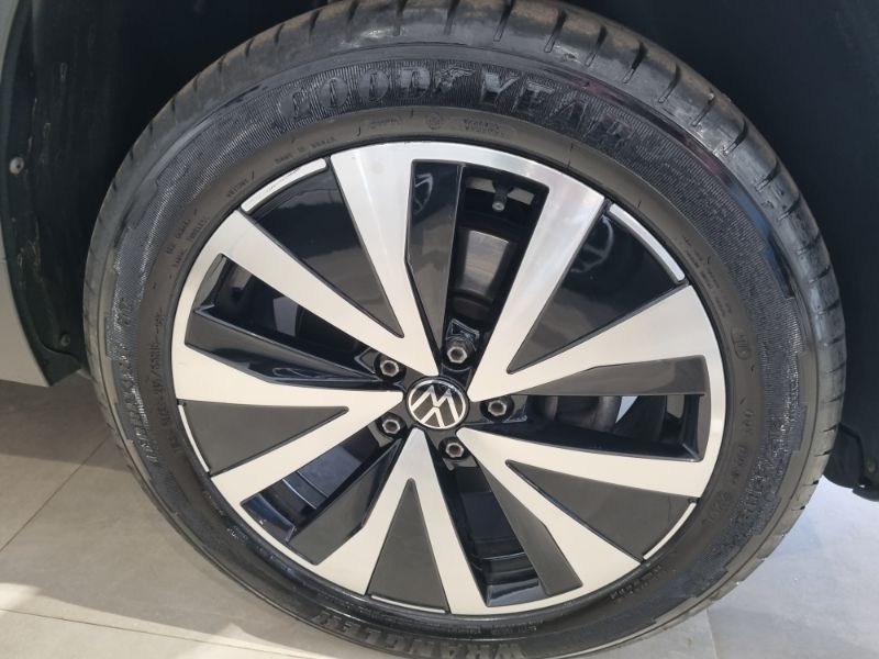 Taos Highline 1.4 TSI (Aut) (Flex)