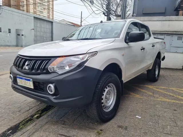 Carro Mitsubishi L200 Triton Sport 2022 HPE-S 2.4 DID-H 4x4 (Aut)