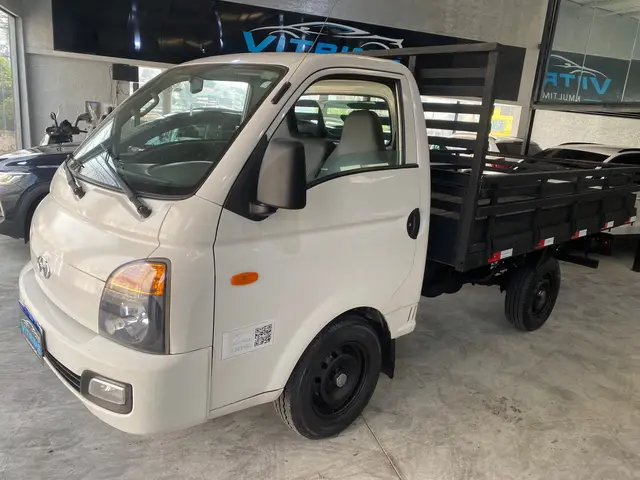Caminhão Hyundai HR 2016 2.5 CRDi HD Longo sem Caçamba