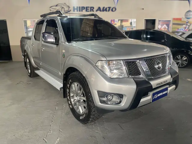 Carro Nissan Frontier 2013 SL 2.5 TD CD 4x4 (aut)