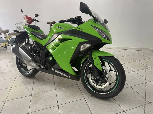 Moto Kawasaki Ninja 2018 300