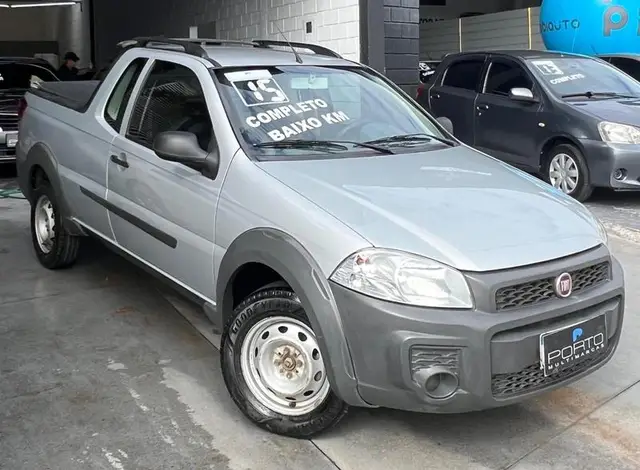 Carro Fiat Strada 2015 Working 1.4 (Flex)