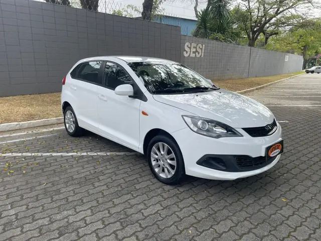 Carro CAOA Chery Celer 2014 Hatch 1.5 16V (Flex)