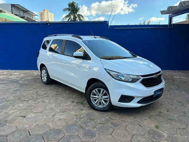 Carro Chevrolet Spin 2024 LT 1.8