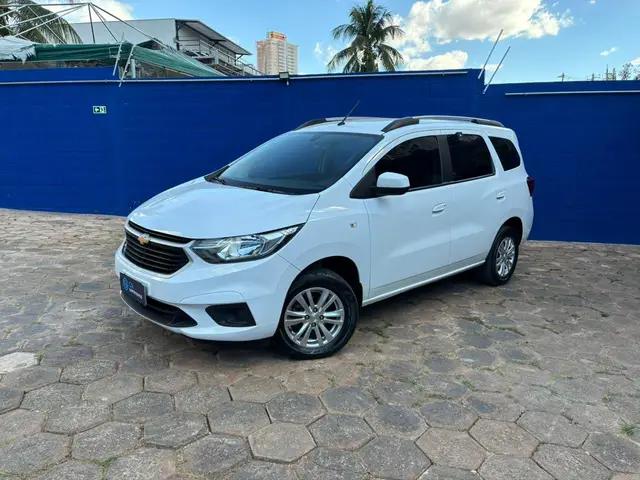 Carro Chevrolet Spin 2024 LT 1.8