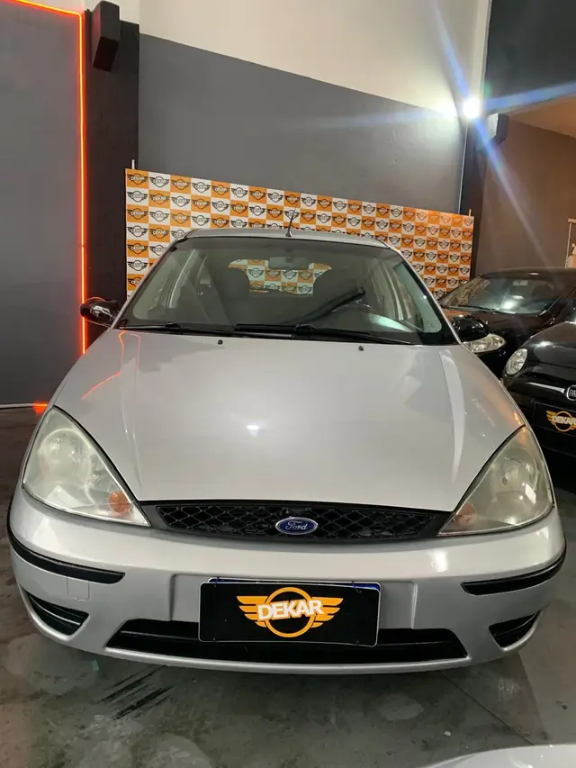 Carro Ford Focus Hatch 2006 GL 1.6 8V