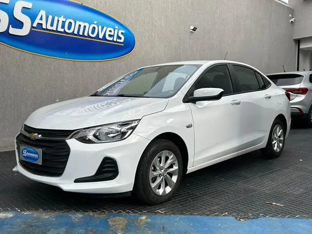 Carro Chevrolet Onix Plus 2023 LT 1.0