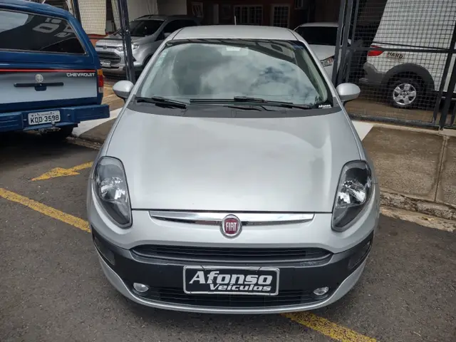 Carro Fiat Punto 2014 Attractive 1.4 (Flex)