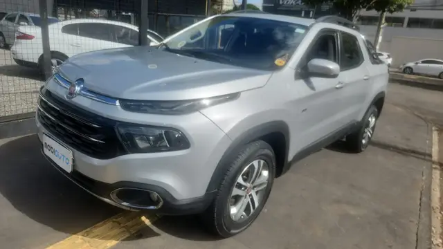 Carro Fiat Toro 2017 Freedom 2.0 diesel MT6 4x2