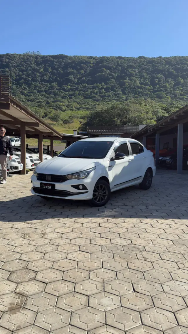 Carro Fiat Cronos 2023 Drive 1.3 (Flex) AT