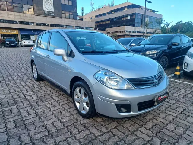 Carro Nissan Tiida 2012 SL 1.8 (flex) (aut)