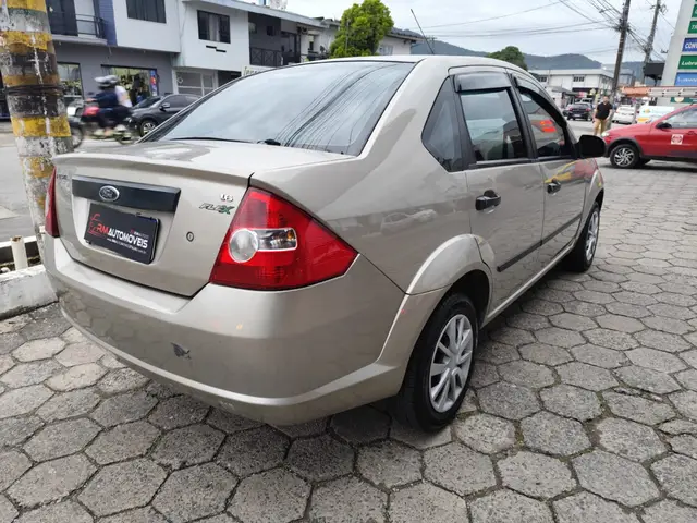 Carro Ford Fiesta Sedan 2007 1.6 (Flex)