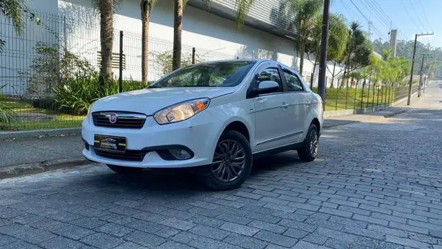 Carro Fiat Grand Siena 2015 ESSEN.SUBLIME Dual. 1.6 Flex