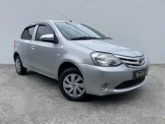 Carro Toyota Etios 2014 X 1.3 (Flex)