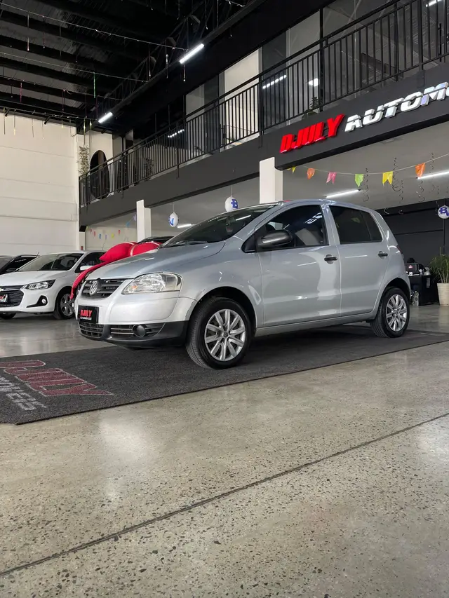 Carro Volkswagen Fox 2009 Route 1.0 8V (Flex)