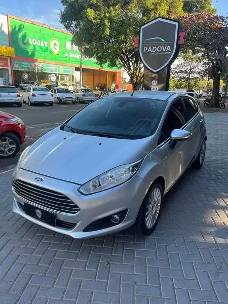 Carro Ford Focus Hatch 2016 Titanium 2.0 PowerShift