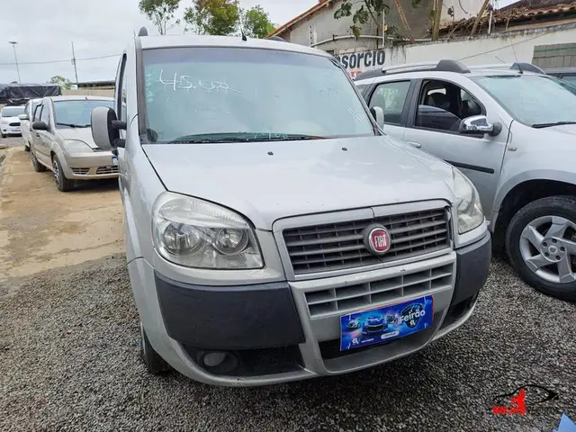 Carro Fiat Doblò 2011 Adventure Locker 1.8 16V (Flex)