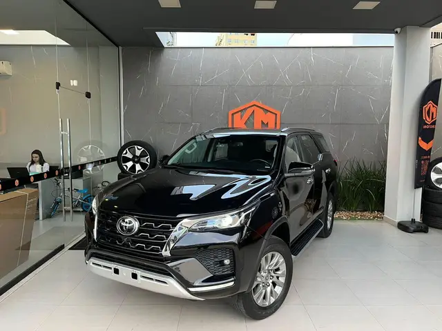 Carro Toyota Hilux SW4 2022 GRS 2.8 TB 4x4 Diesel Automatico