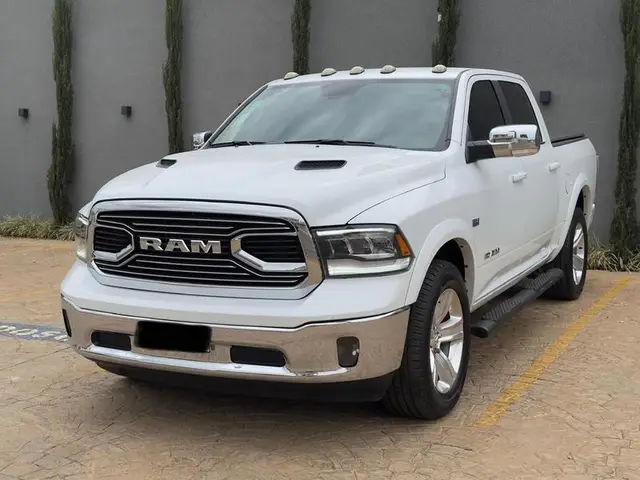 Carro RAM Classic 2022 Laramie 5.7