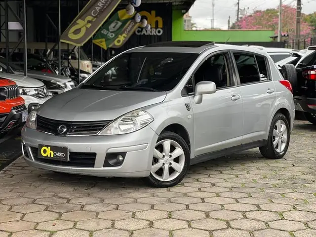 Carro Nissan Tiida 2011 SL 1.8 (flex) (aut)