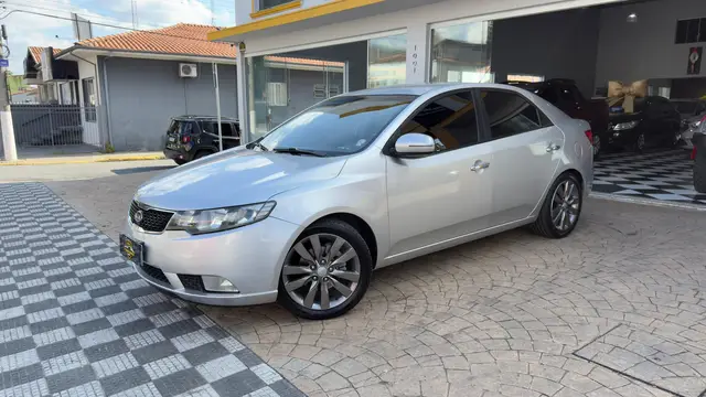 Carro Kia Cerato 2013 SX 1.6 16V (Aut)