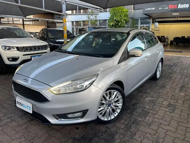 Carro Ford Focus Sedan 2017 SE Plus 2.0 PowerShift
