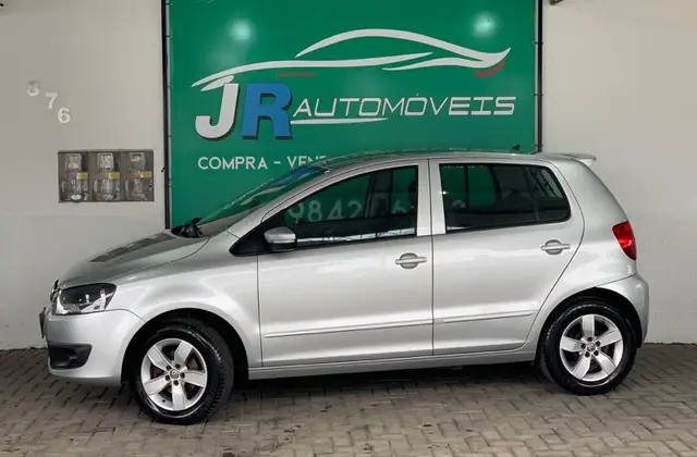 Carro Volkswagen Fox 2014 1.0 TEC BlueMotion (Flex) 4p