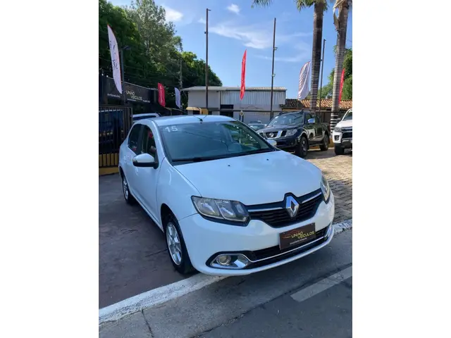 Carro Renault Logan 2015 Dynamique 1.6 8V