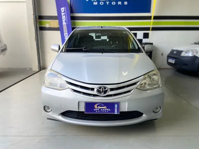 Carro Toyota Etios 2013 XS 1.3 (Flex)