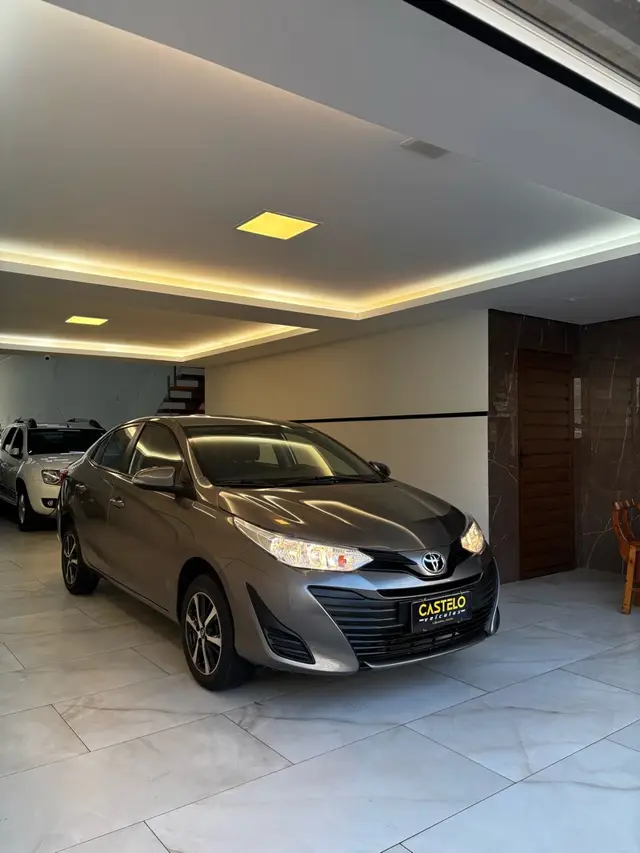 Carro Toyota Yaris Sedan 2021 1.5 XL Live (Flex)