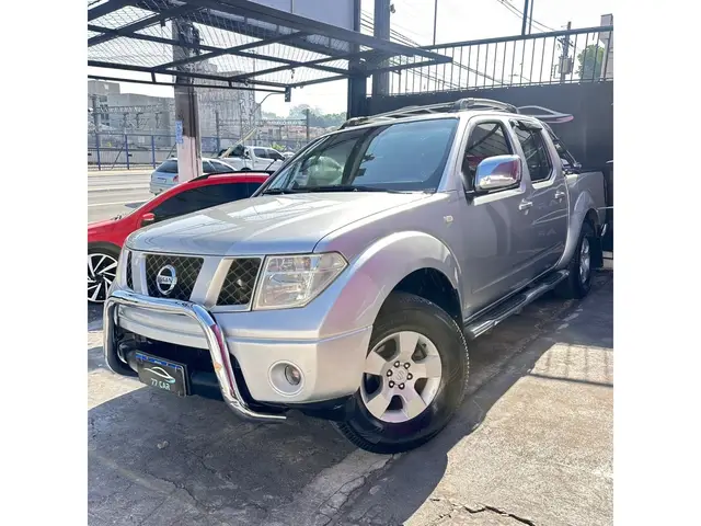 Carro Nissan Frontier 2012 XE 4x2 2.5 16V (cab. dupla)