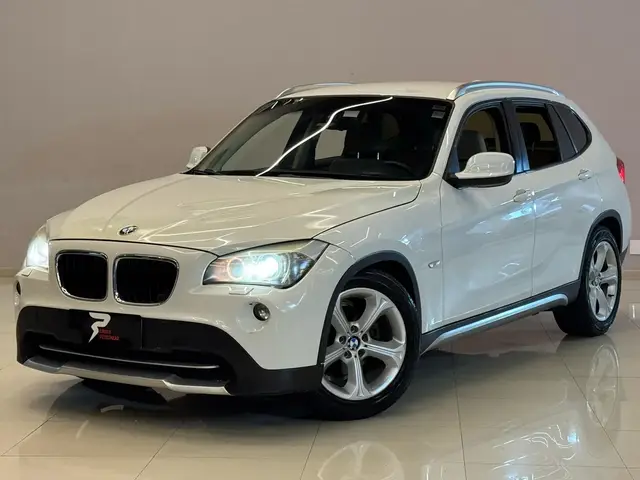 Carro BMW X1 2013 2.0 sDrive20i (Aut)