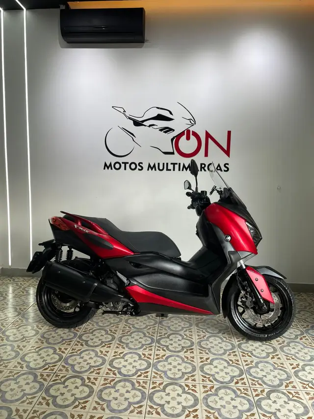 Moto Yamaha XMax 2022 250 (ABS)