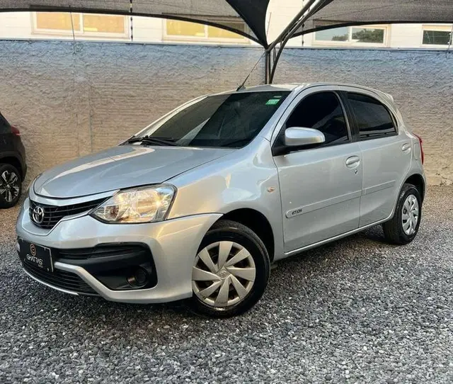 Carro Toyota Etios 2018 XS 1.5 (Flex)