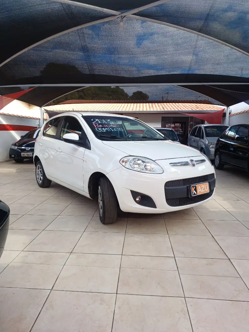 Fiat Palio Attractive 1.0 8V (Flex)