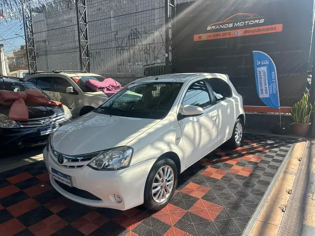 Carro Toyota Etios Sedan 2014 XLS 1.5 (Flex)