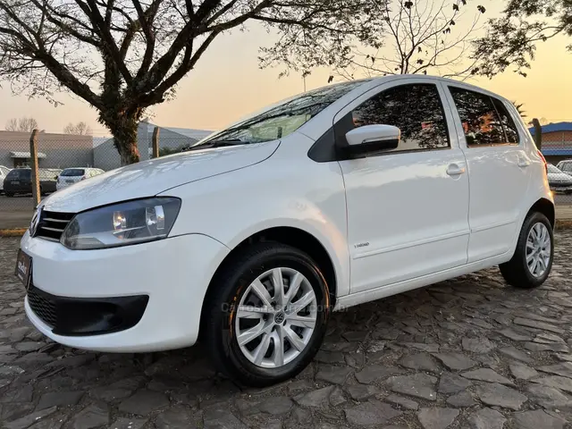 Carro Volkswagen Fox 2014 1.6 VHT Seleção (Flex)
