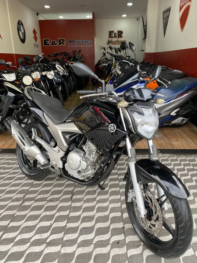 Moto Yamaha YS 250 Fazer 2013 Racing Blue