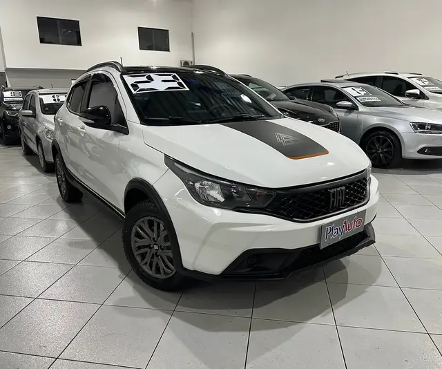 Carro Fiat Argo 2023 Trekking 1.3 (Flex)
