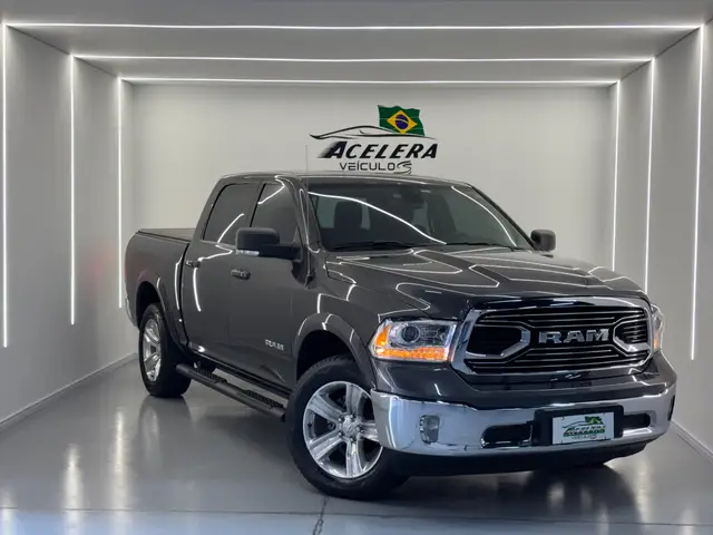 Carro RAM Classic 2023 Laramie 5.7