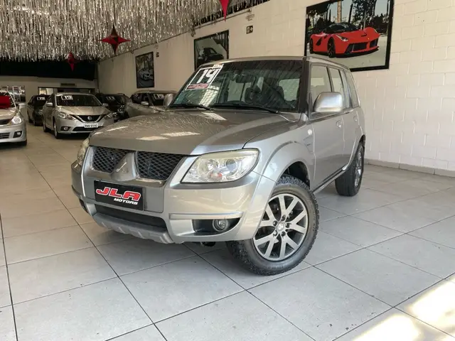 Carro Mitsubishi Pajero TR4 2014 2.0 16V 4x2 (Flex)