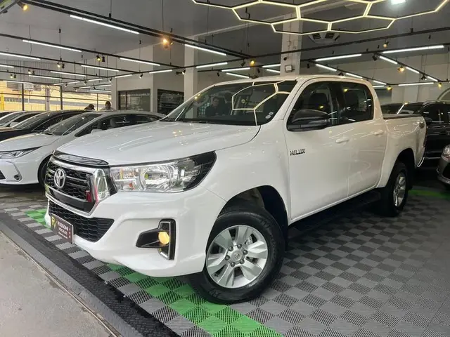 Carro Toyota Hilux Cabine Dupla 2020 Hilux 2.8 TDI CD SR 4x4 (Aut)