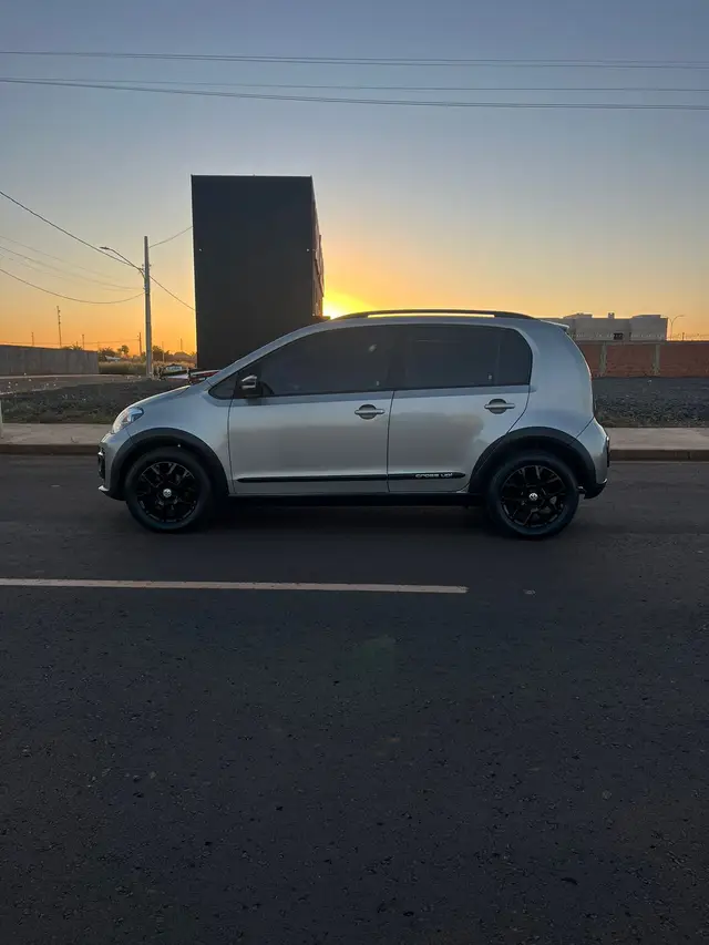 Carro Volkswagen Up! 2016 1.0 12v TSI E-Flex Cross