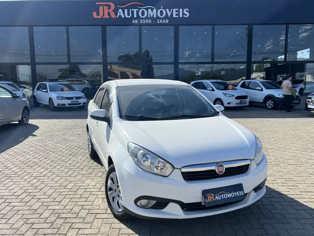 Carro Fiat Grand Siena 2015 Tetrafuel 1.4 8V