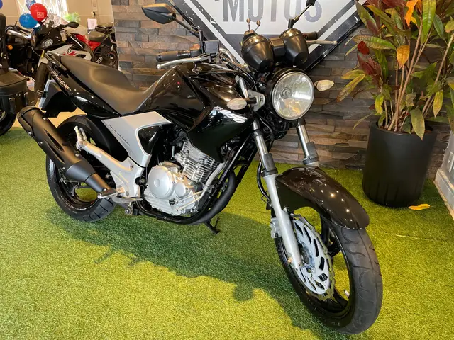 Moto Yamaha YS 250 Fazer 2010 250cc