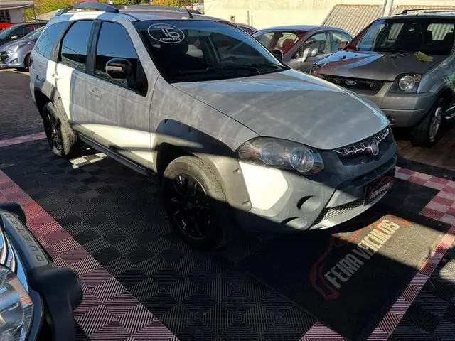 Carro Fiat Weekend 2016 Adventure 1.8 E.torQ (Flex)