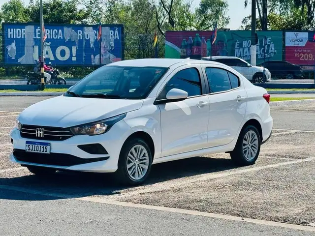 Carro Fiat Cronos 2023 Drive 1.3 (Flex) AT